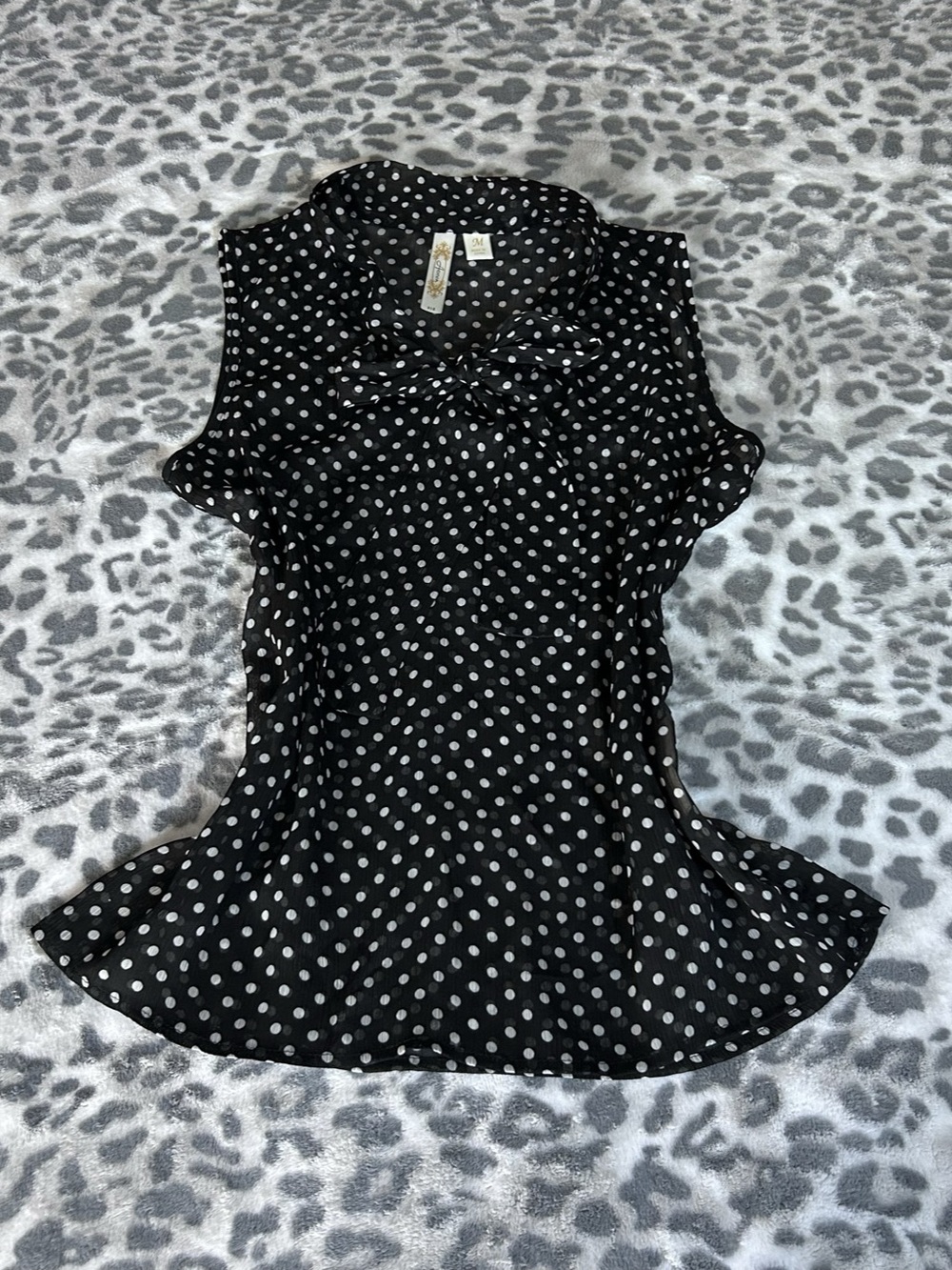 Diva Polka Dot Tie-Front Blouse in Black & White Size Medium